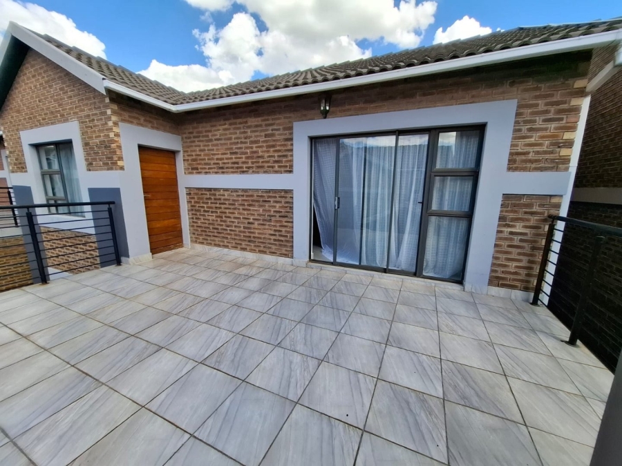 To Let 4 Bedroom Property for Rent in Groenvlei Sh Free State